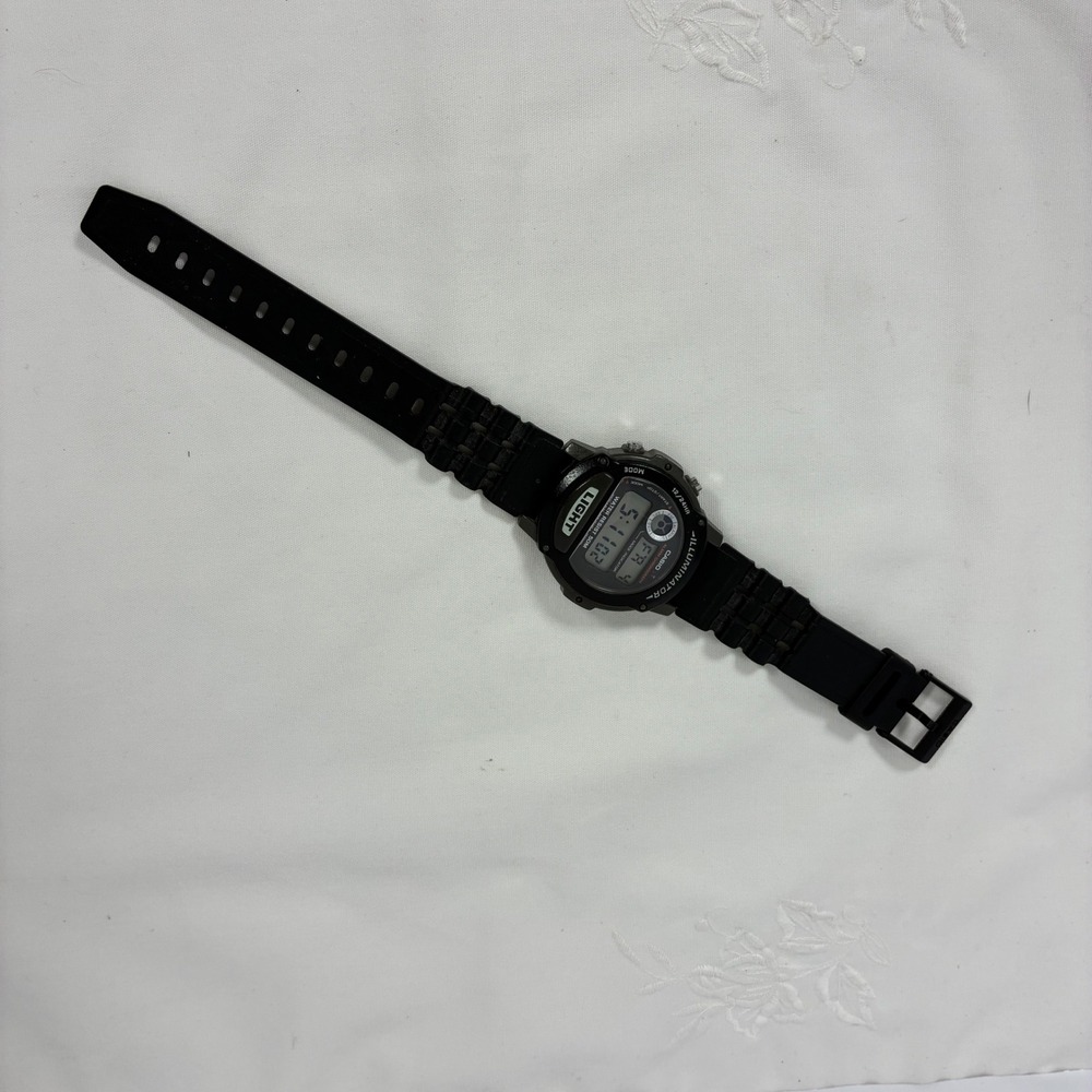 Vtg Casio Watch W-87H Illuminator Digital Sport Resin Band Retro Water Resistant